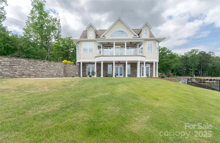 627 Birdie LN #21/22, Norwood, NC 28128