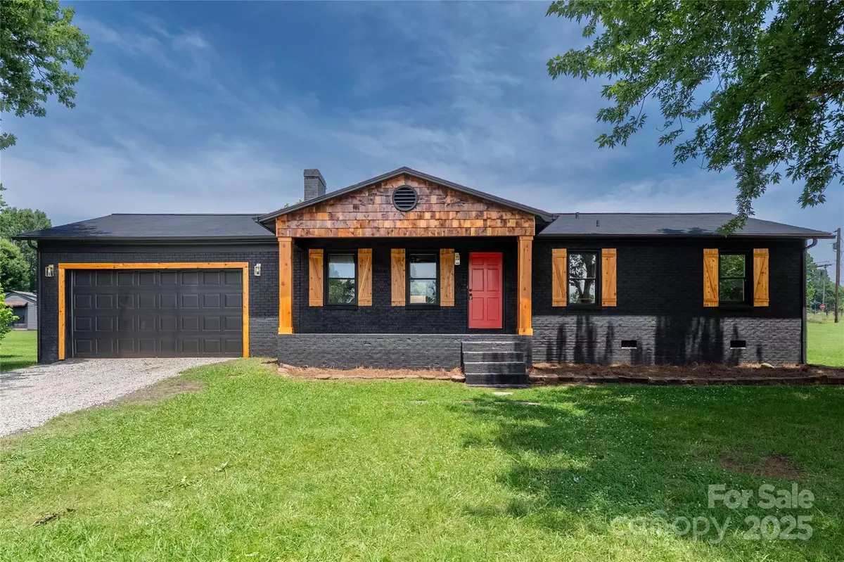 Statesville, NC 28677,112 Robinette LN