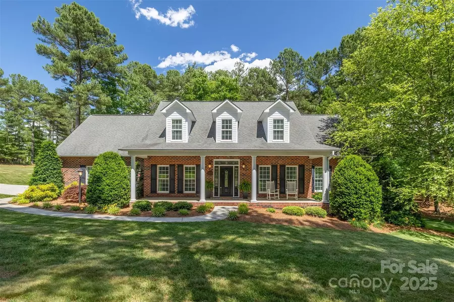 203 Lakefront DR, Connelly Springs, NC 28612