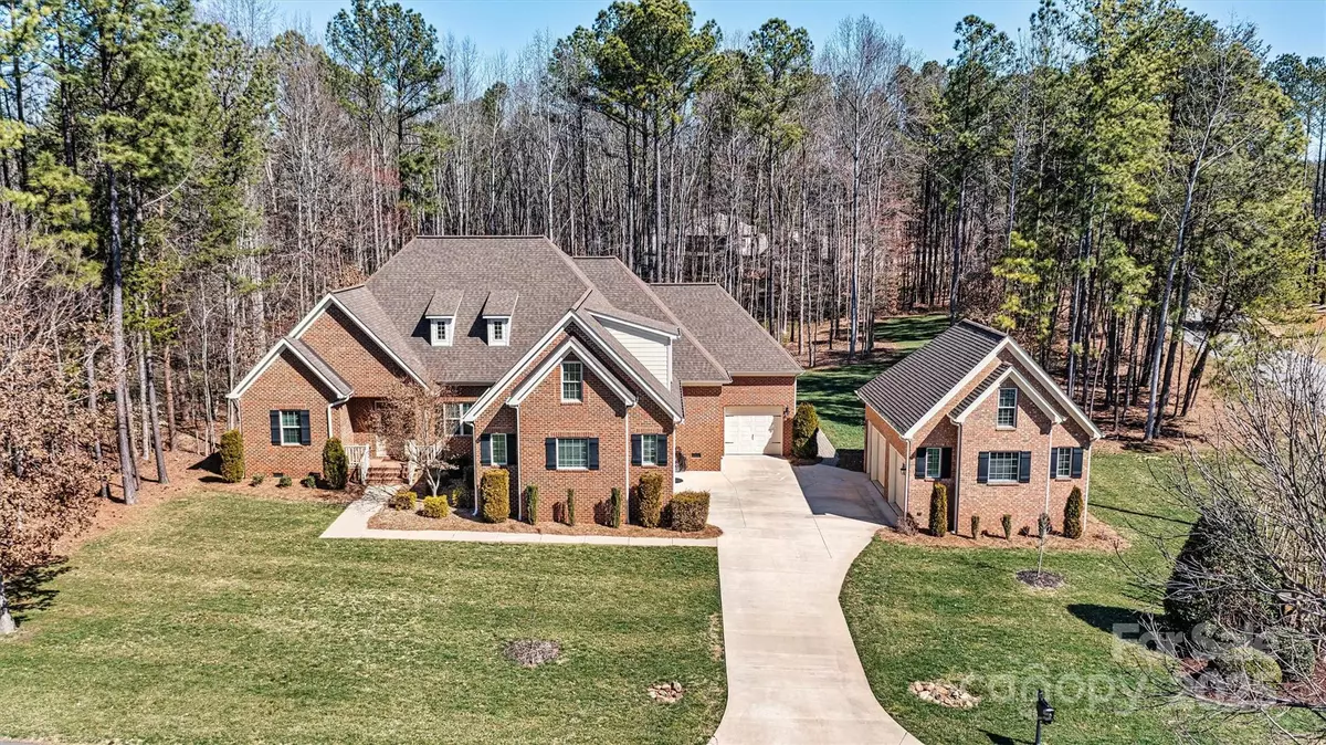 Mooresville, NC 28117,106 Wolf Hill DR