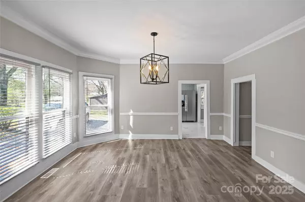 Statesville, NC 28677,220 W Bell ST