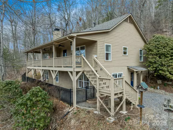 Burnsville, NC 28714,607 Blueberry DR