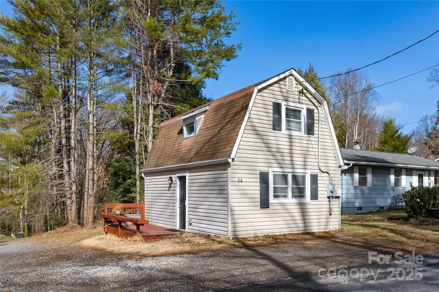 94 Church RD, Fairview, NC 28730