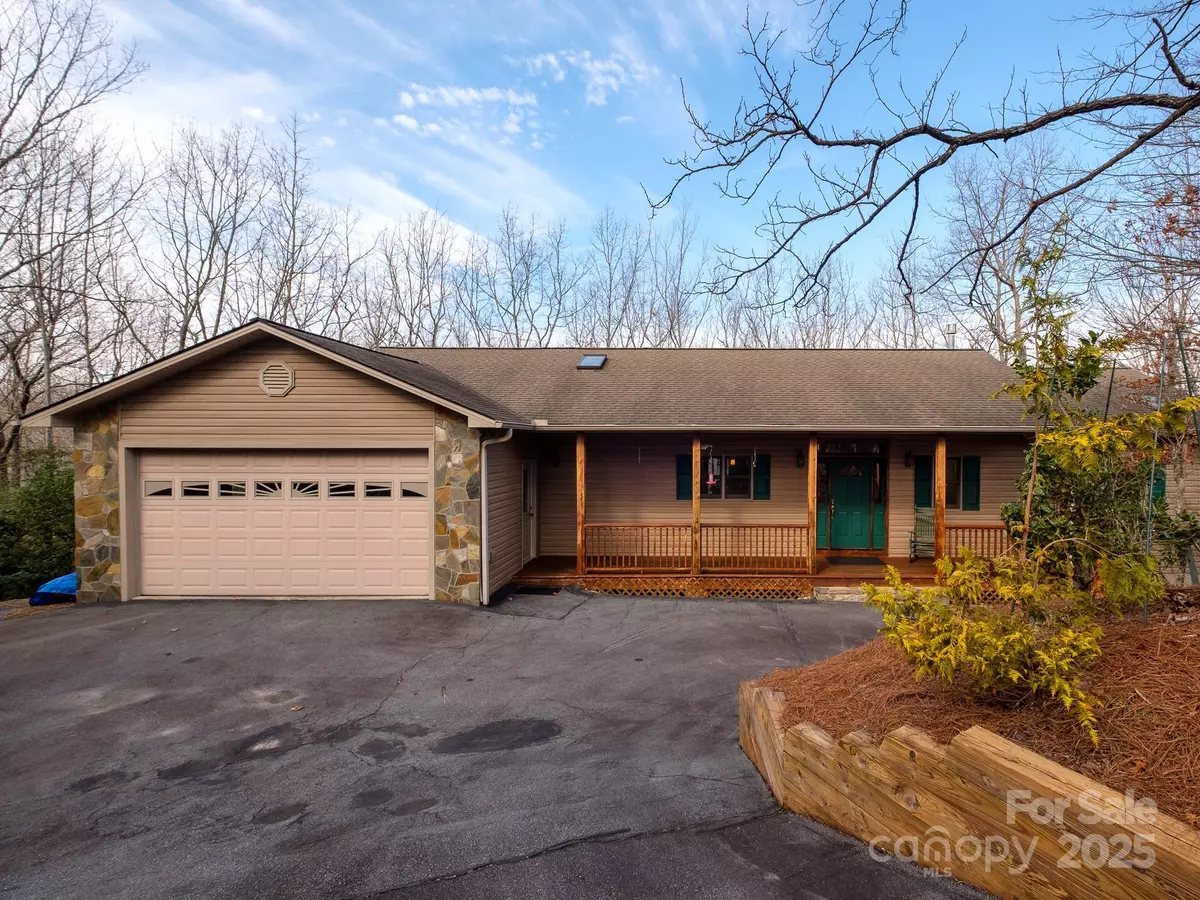 Brevard, NC 28712,100 Utsonati LN