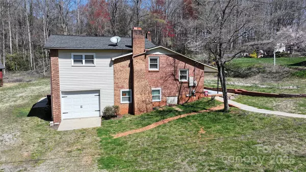 1740 Young DR, Conover, NC 28613