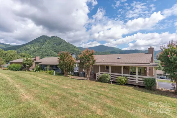 Maggie Valley, NC 28751,38 Boulder LN