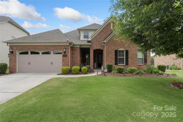 12726 Rusty Blackbird WAY, Charlotte, NC 28278
