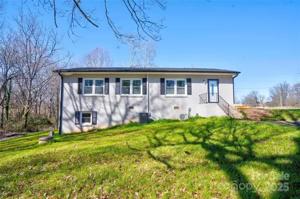 108 Spiral LN, Shelby, NC 28152