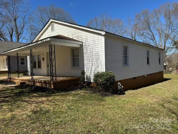 Shelby, NC 28152,216 W Shannonhouse ST