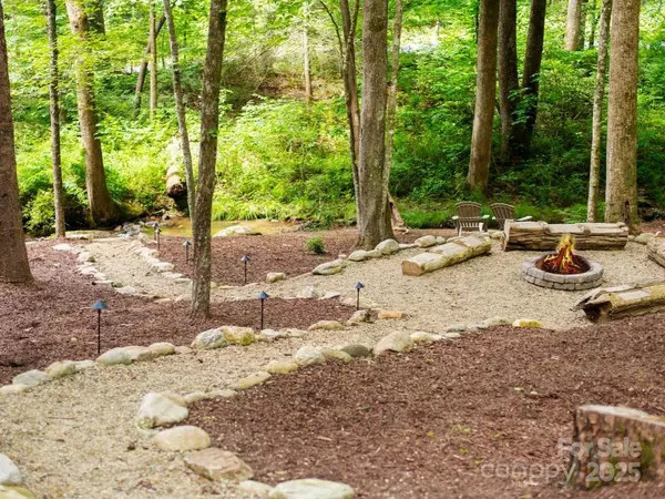 Lake Lure, NC 28746,147 Roundabout RD