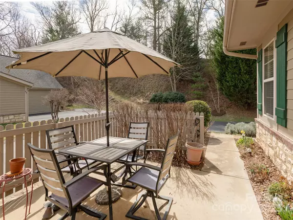 Swannanoa, NC 28778,47 Craggy Vista DR