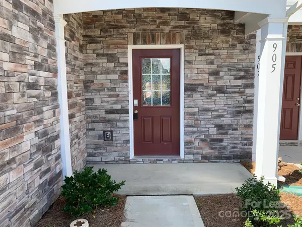 Fort Mill, SC 29708,905 Wicawa RD