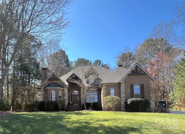 2379 Metcalf DR, Sherrills Ford, NC 28673