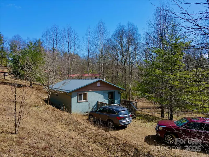 128 Archie Coffey LN, Collettsville, NC 28611