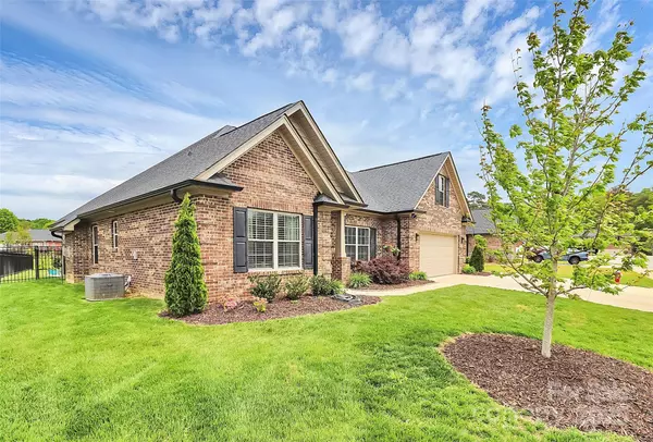 Monroe, NC 28110,5315 Sustar DR