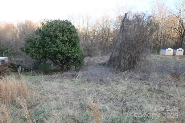 270 N Broadway ST, Forest City, NC 28043