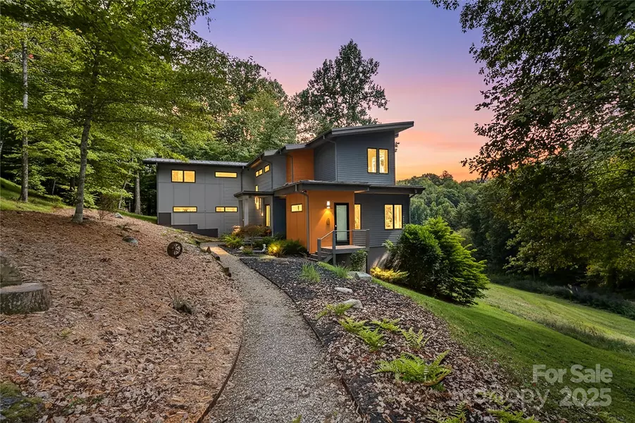 404 Amanda DR, Mars Hill, NC 28754
