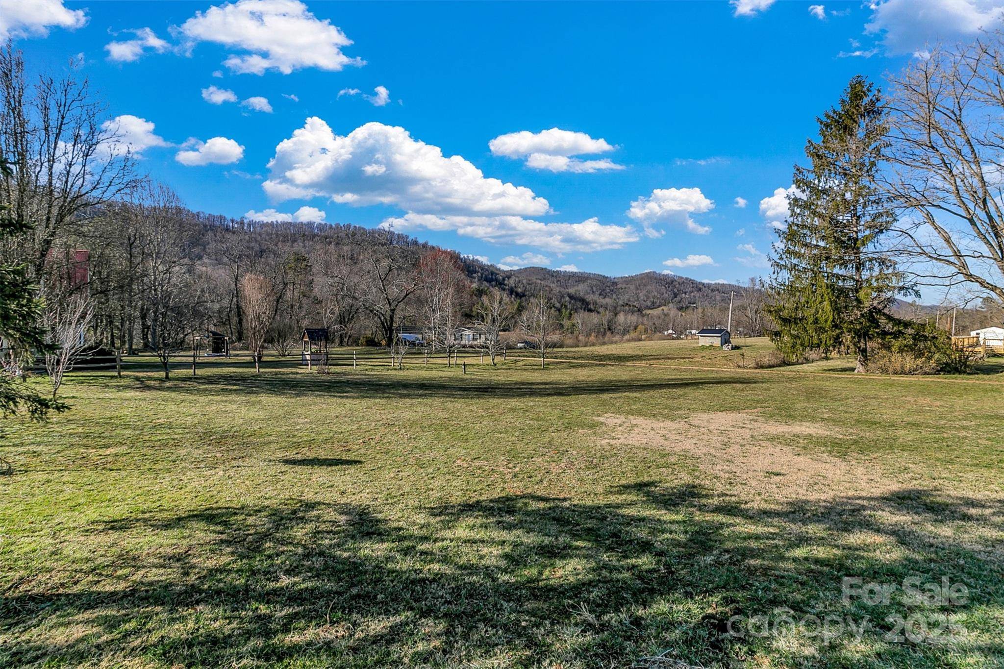 Candler, NC 28715,10 Lavender LN