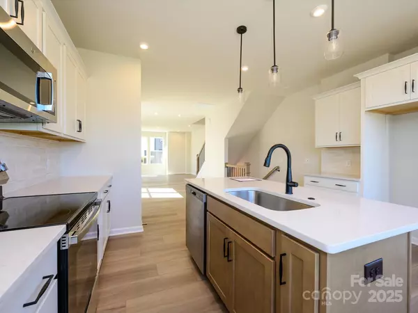 Charlotte, NC 28217,5711 Castlerea DR