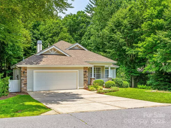 196 Eagle Chase LN, Etowah, NC 28729