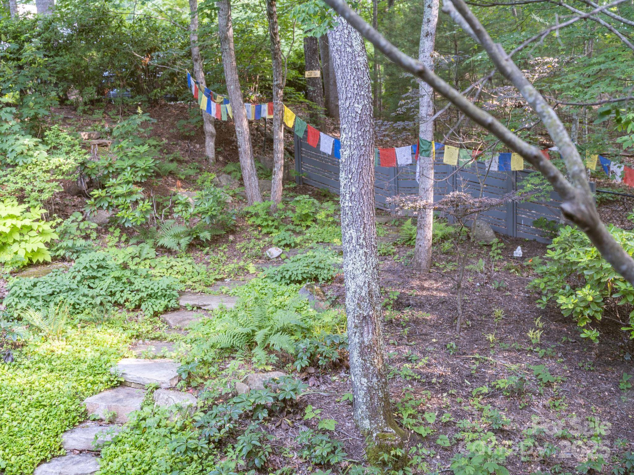 Asheville, NC 28804,8 Cricket LN