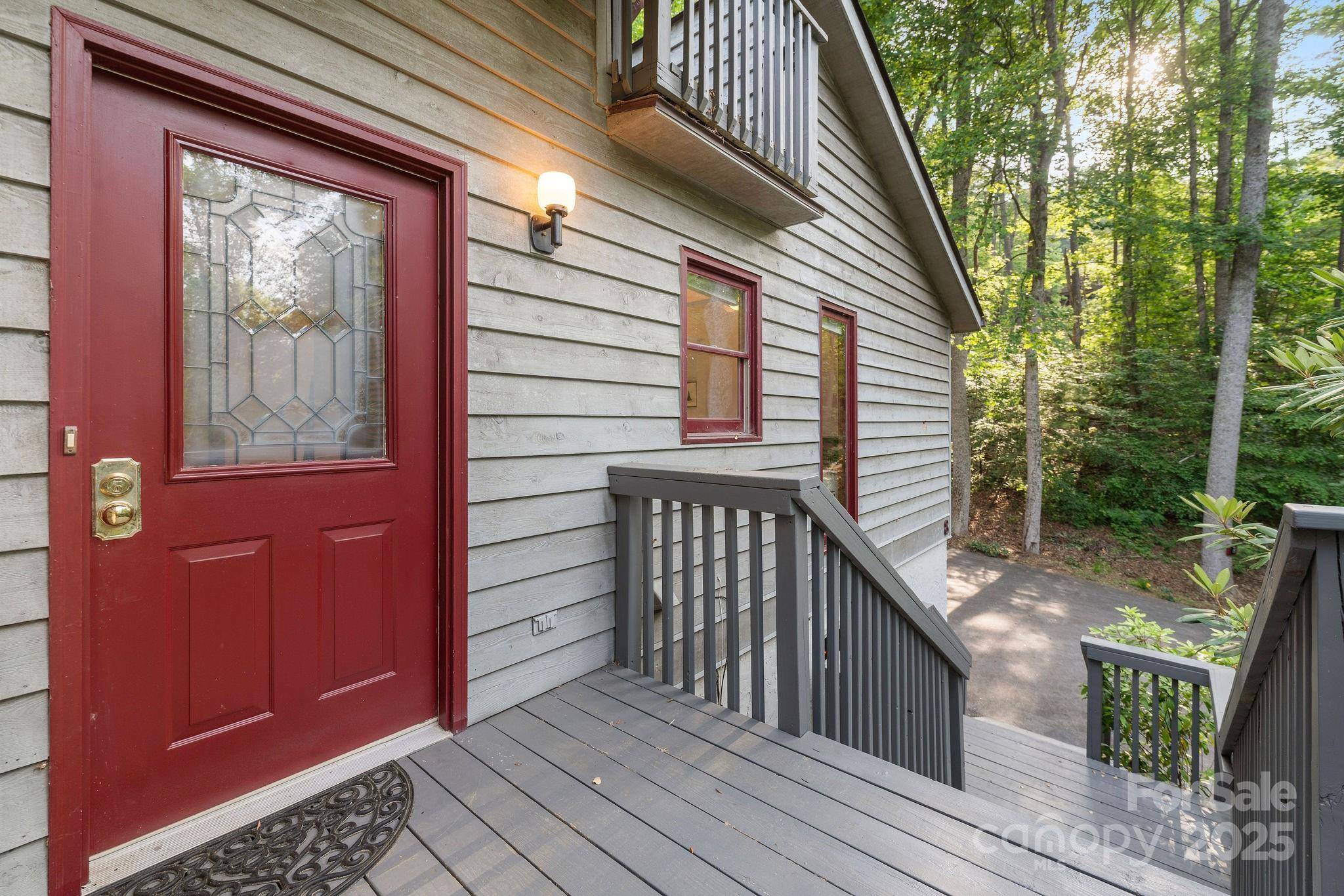 Asheville, NC 28804,8 Cricket LN