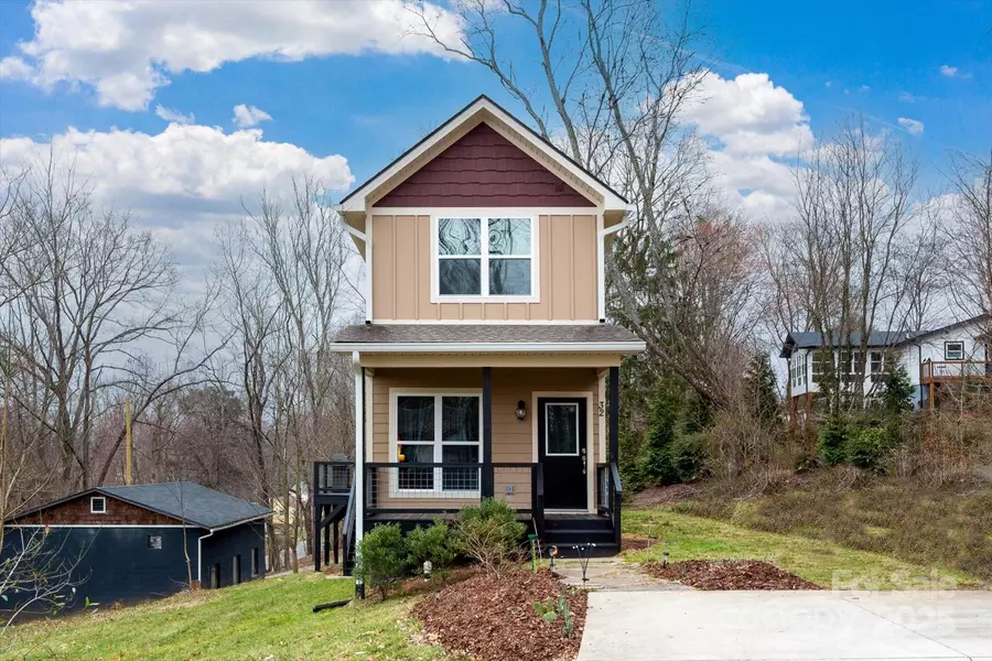 32 Vanderbilt TER, Asheville, NC 28806