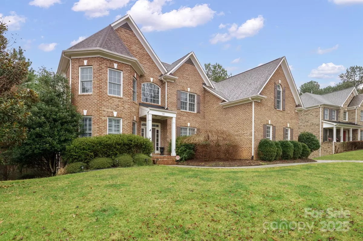 Fort Mill, SC 29708,722 Fairway Point DR