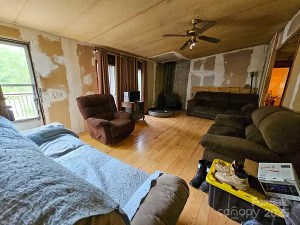 Candler, NC 28715,125 Ridgedale RD