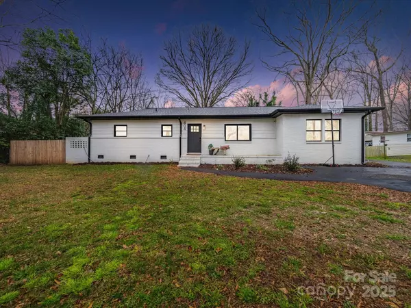 404 Plaza DR,  Harrisburg,  NC 28075