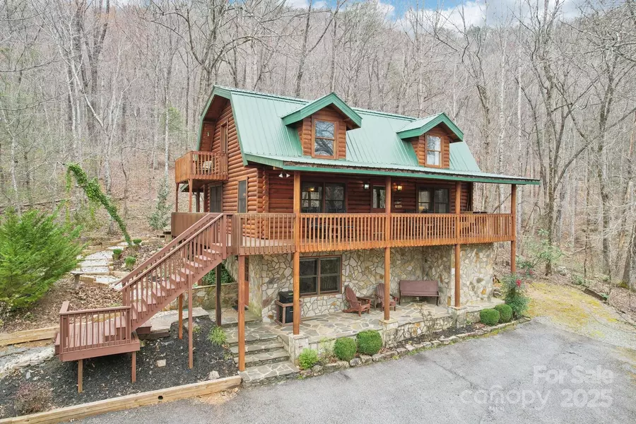 217 Chalet RD, Lake Lure, NC 28746