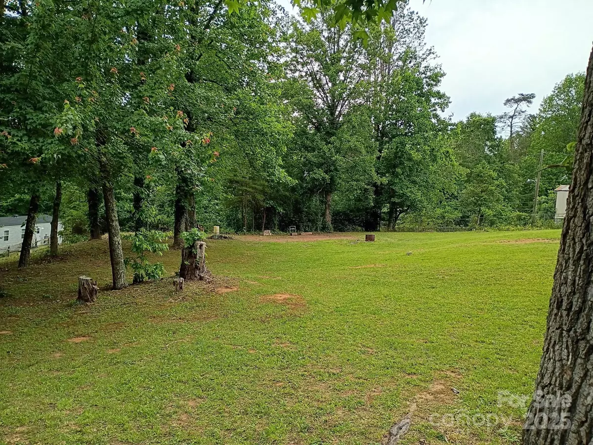 Lenoir, NC 28645,1717 Rattlesnake LN