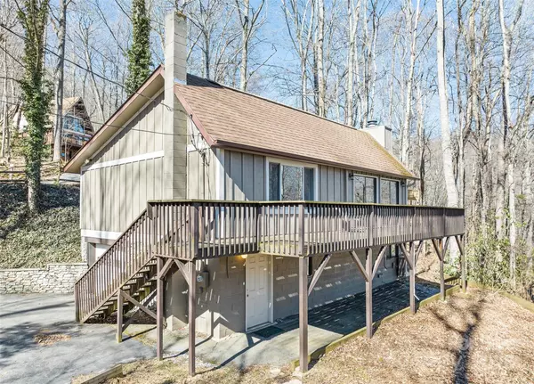 Maggie Valley, NC 28751,662 Locust DR