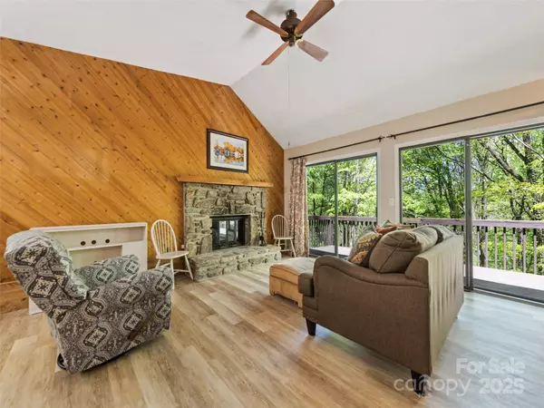 Maggie Valley, NC 28751,662 Locust DR