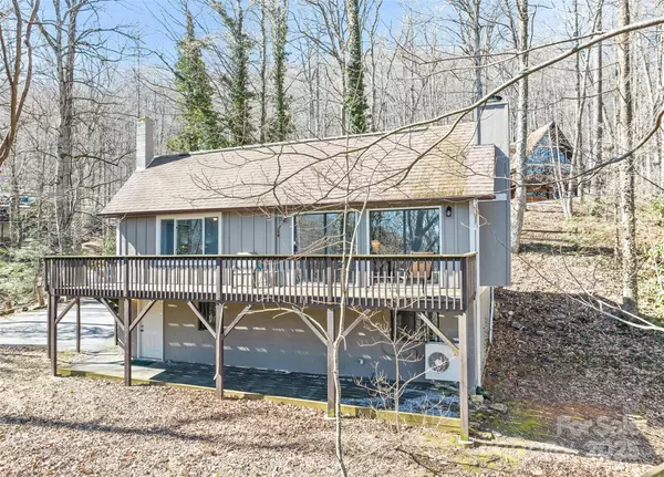 Maggie Valley, NC 28751,662 Locust DR