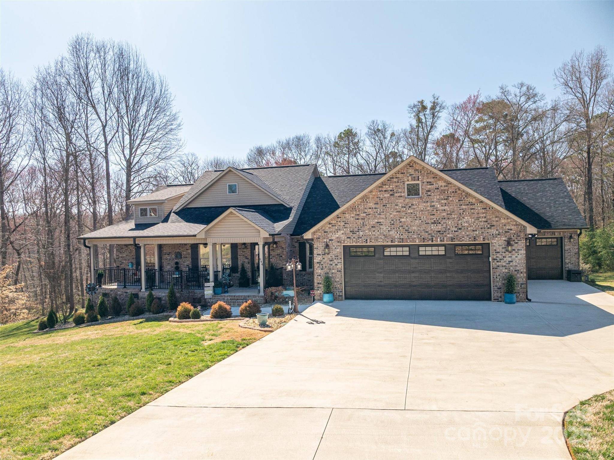 944 Clear Creek CIR, Lincolnton, NC 28092