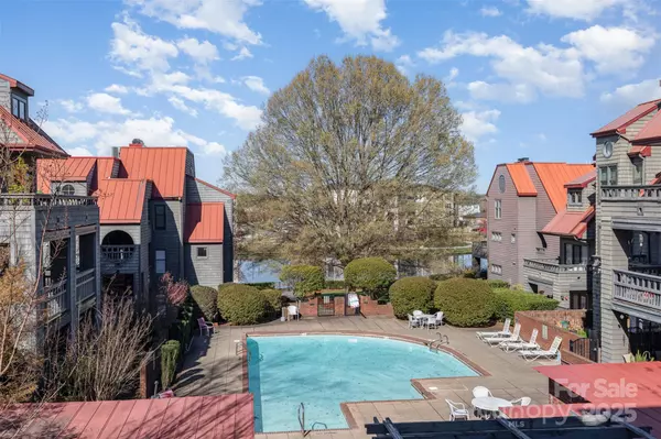 9035 J M Keynes DR #33, Charlotte, NC 28262