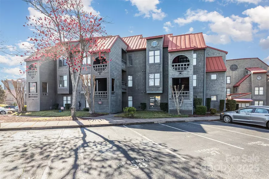 9035 J M Keynes DR #33, Charlotte, NC 28262