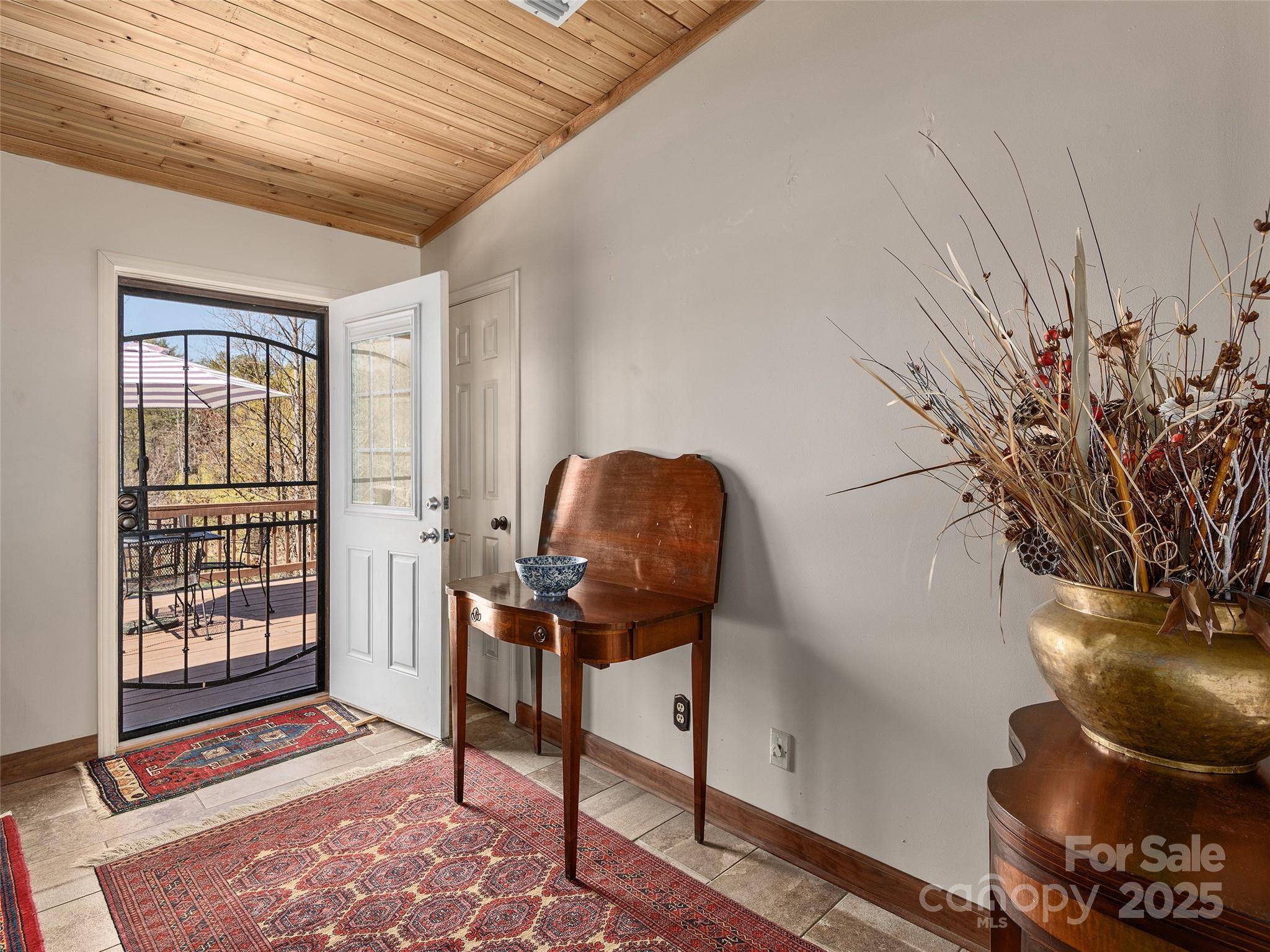 Hendersonville, NC 28739,173 Cherokee Springs TRL