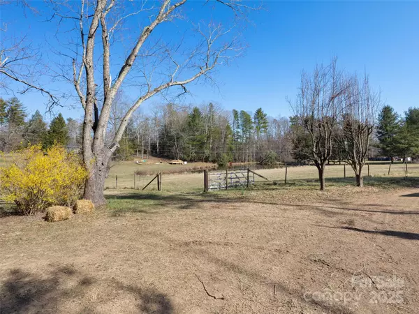 54 Old Lime Kiln RD, Arden, NC 28704