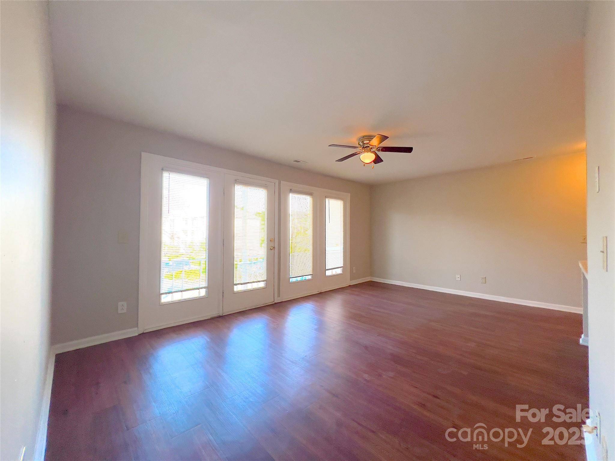 Charlotte, NC 28215,6132 Meadow Rose LN