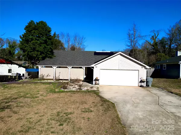 4715 Cricklewood LN, Charlotte, NC 28212