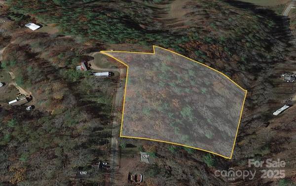 000 Honeycomb PL, Lenoir, NC 28645