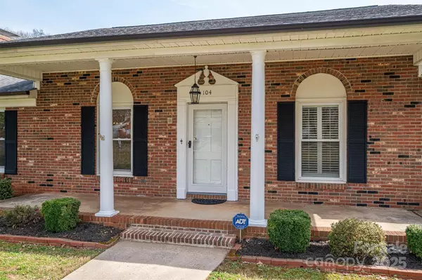 Mount Holly, NC 28120,104 N Hawthorne ST