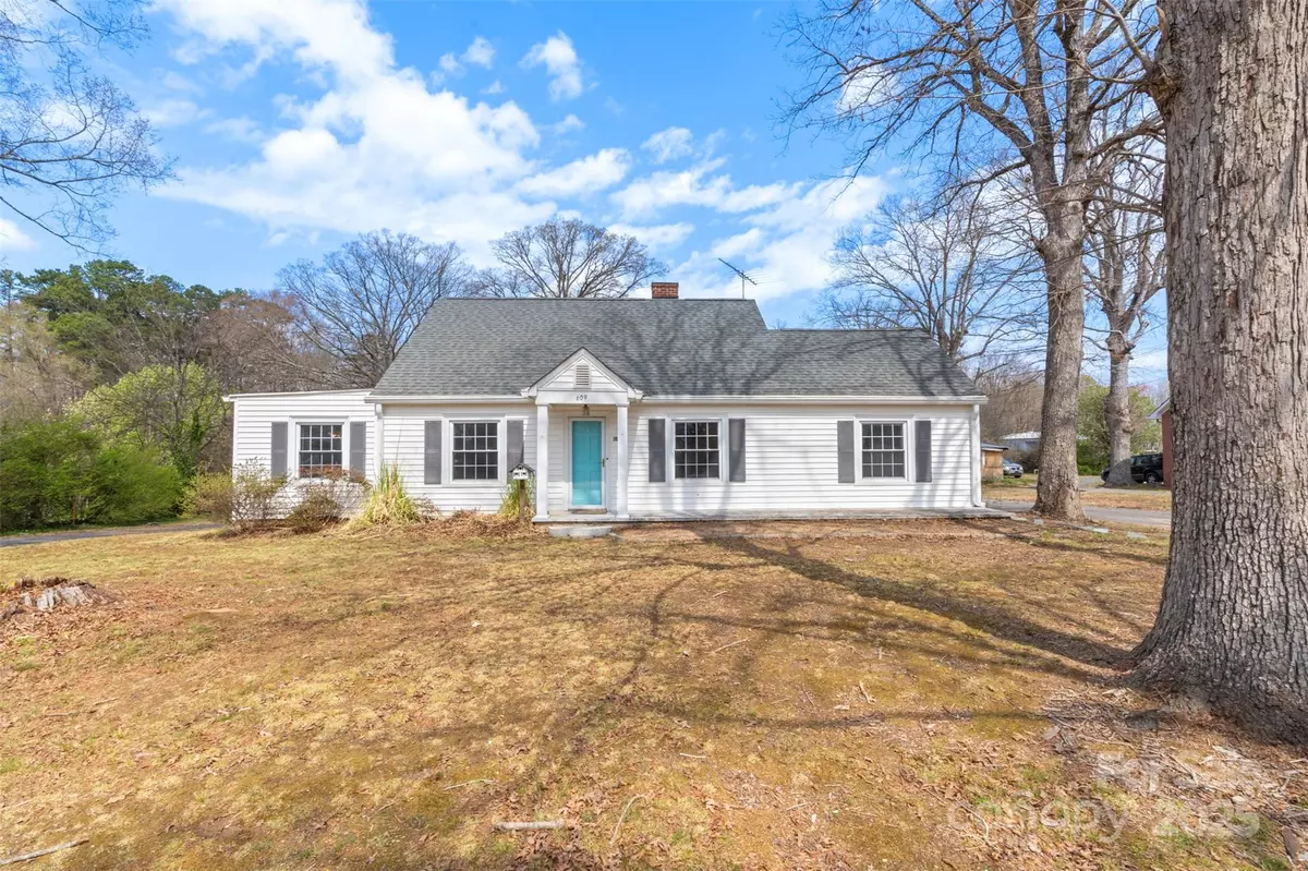 Kannapolis, NC 28083,609 Eddleman RD