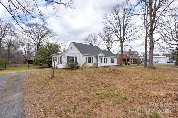 Kannapolis, NC 28083,609 Eddleman RD