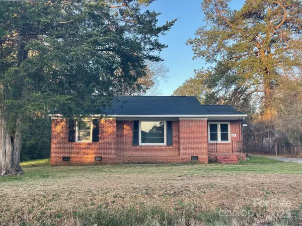 Cheraw, SC 29520,407 Dogwood CIR