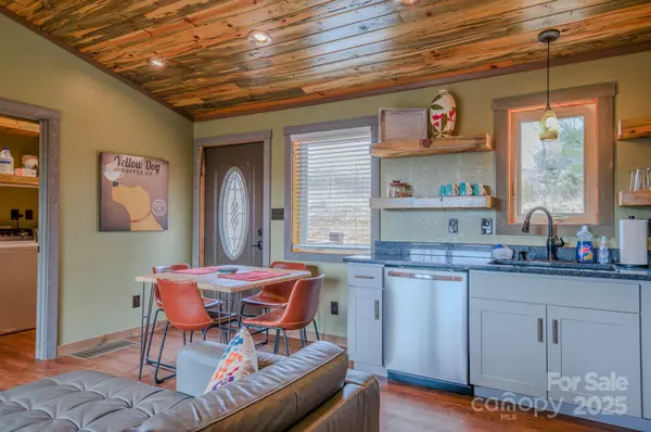 Marshall, NC 28753,169 Duck Pond DR