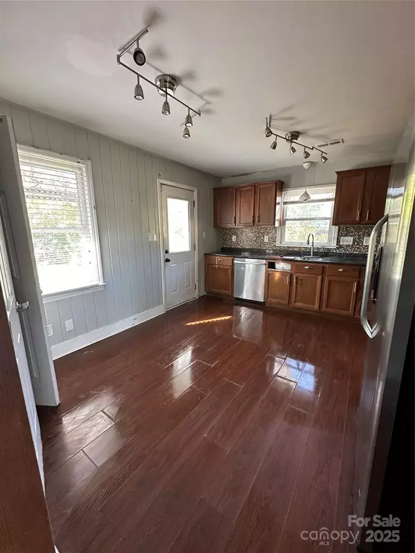 Charlotte, NC 28217,3915 Crestridge DR