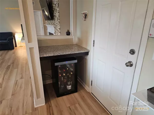Mooresville, NC 28115,190 Glastonbury DR